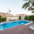 Terrasse rundum Pool
